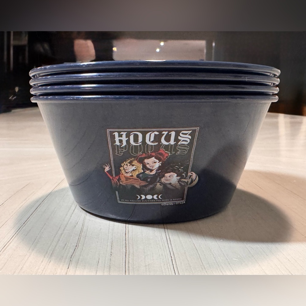 Disney Hocus Pocus Set of 4 Navy Blue Plastic Snack Bowls